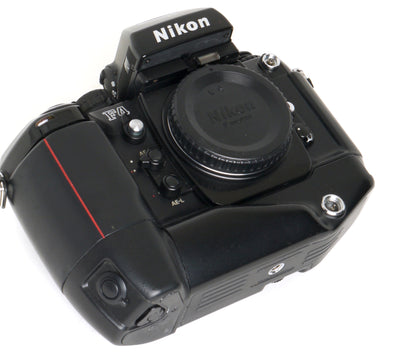 Nikon F4S Gehäuse mit MB-21 Hochformatgriff – guter Zustand