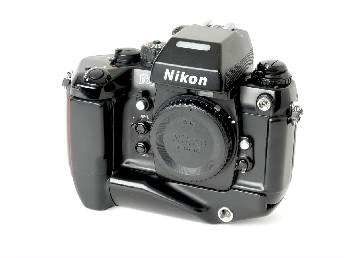 Nikon F4S Gehäuse mit MB-21 Hochformatgriff – guter Zustand