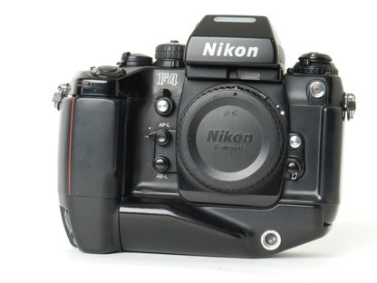 Nikon F4S Gehäuse mit MB-21 Hochformatgriff – guter Zustand