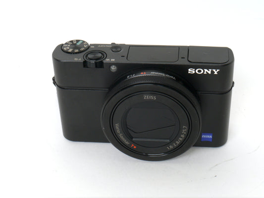 Sony Cyber-shot RX100 IV Kompaktkamera – Sehr gut