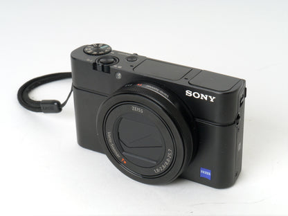Sony Cyber-shot RX100 IV Kompaktkamera – Sehr gut