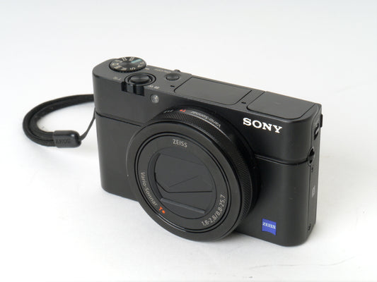 Sony Cyber-shot RX100 IV Kompaktkamera – Sehr gut