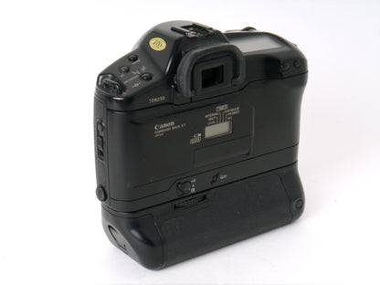 Canon EOS-1 Gehäuse mit Command Back E1 und Power Drive Booster E1 – Sehr gut