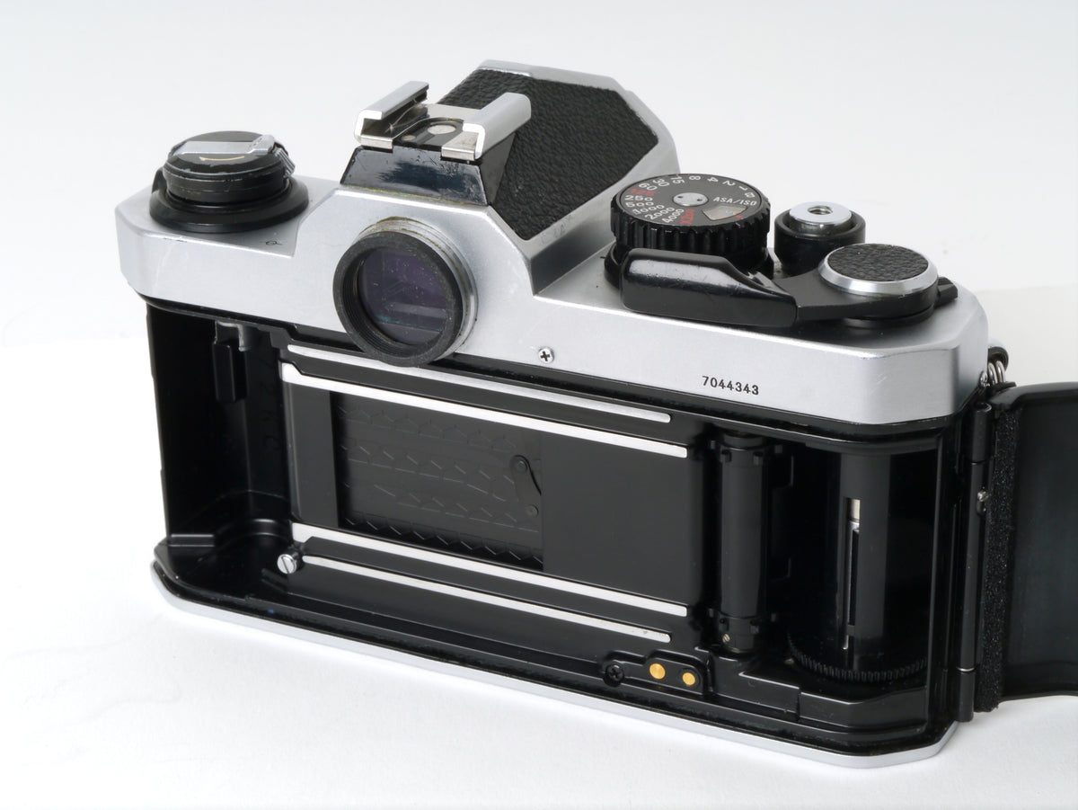 Nikon FM2 Gehäuse, silber – Gut