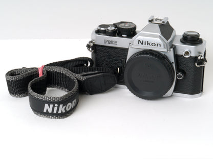 Nikon FM2 Gehäuse, silber – Gut