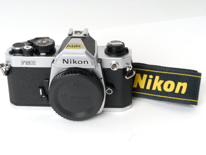 Nikon FM2 Gehäuse silber– Gut