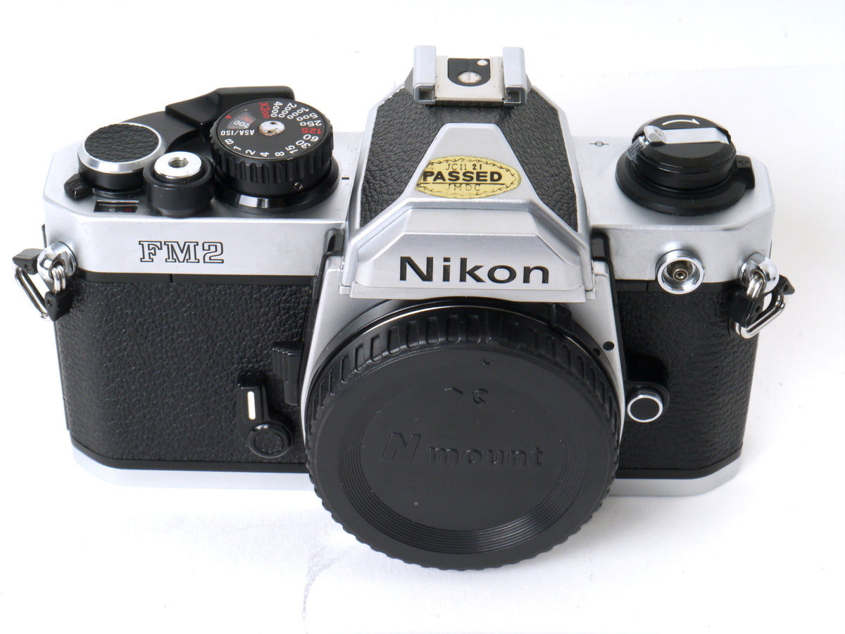 Nikon FM2 Gehäuse silber– Gut