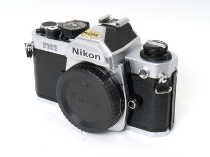 Nikon FM2 Gehäuse silber– Gut