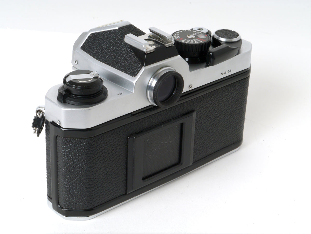 Nikon FM2 Gehäuse silber– Gut