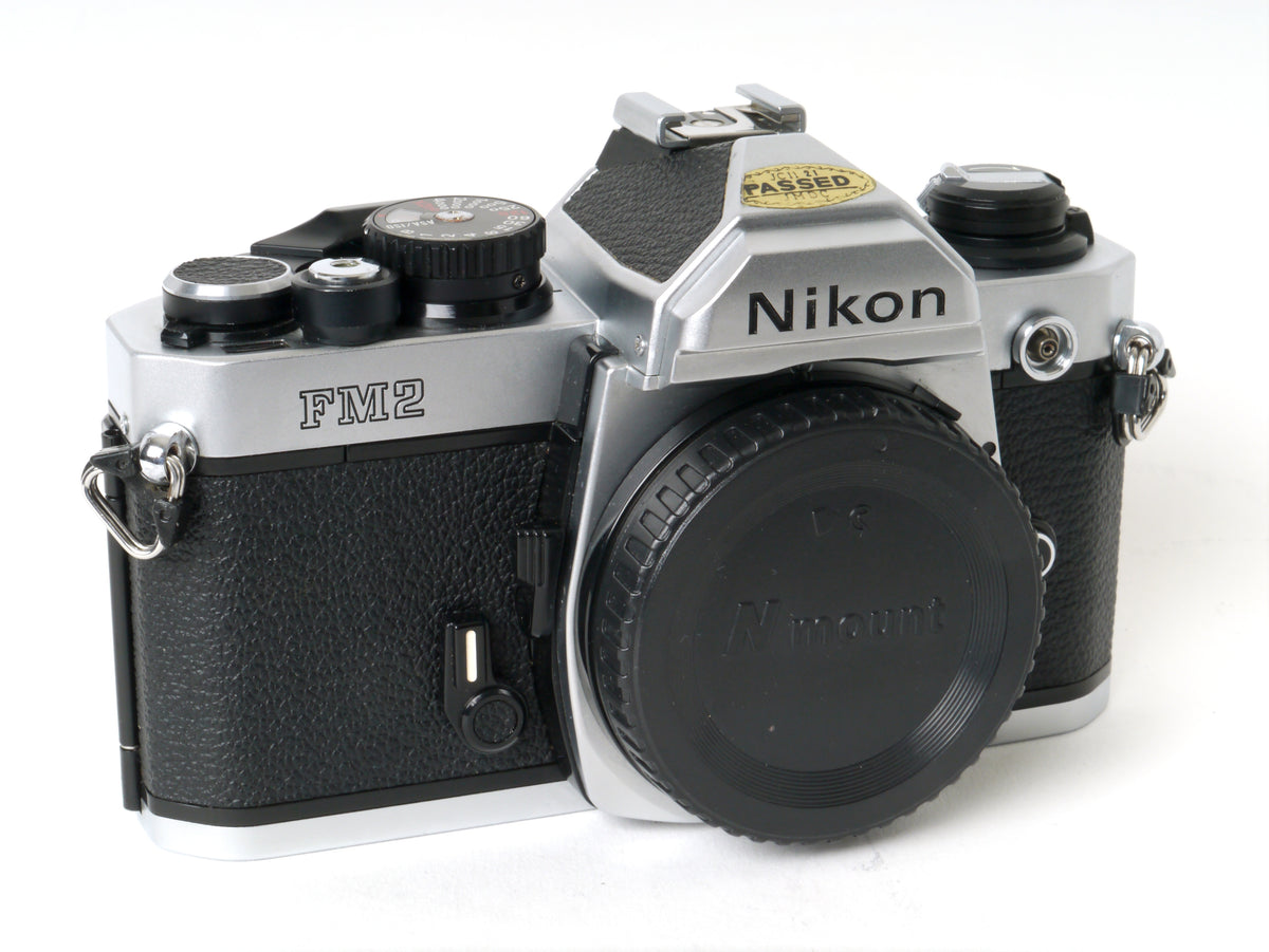 Nikon FM2 Gehäuse silber– Gut