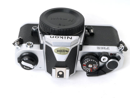 Nikon FM2 Gehäuse silber– Gut