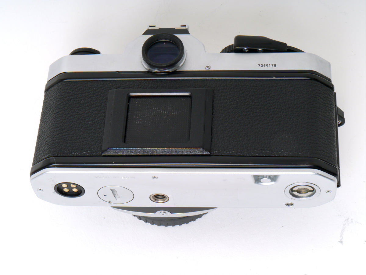 Nikon FM2 Gehäuse silber– Gut