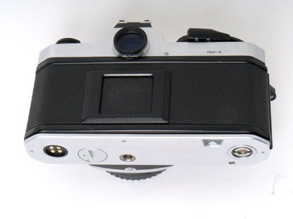 Nikon FM2 Gehäuse silber– Gut