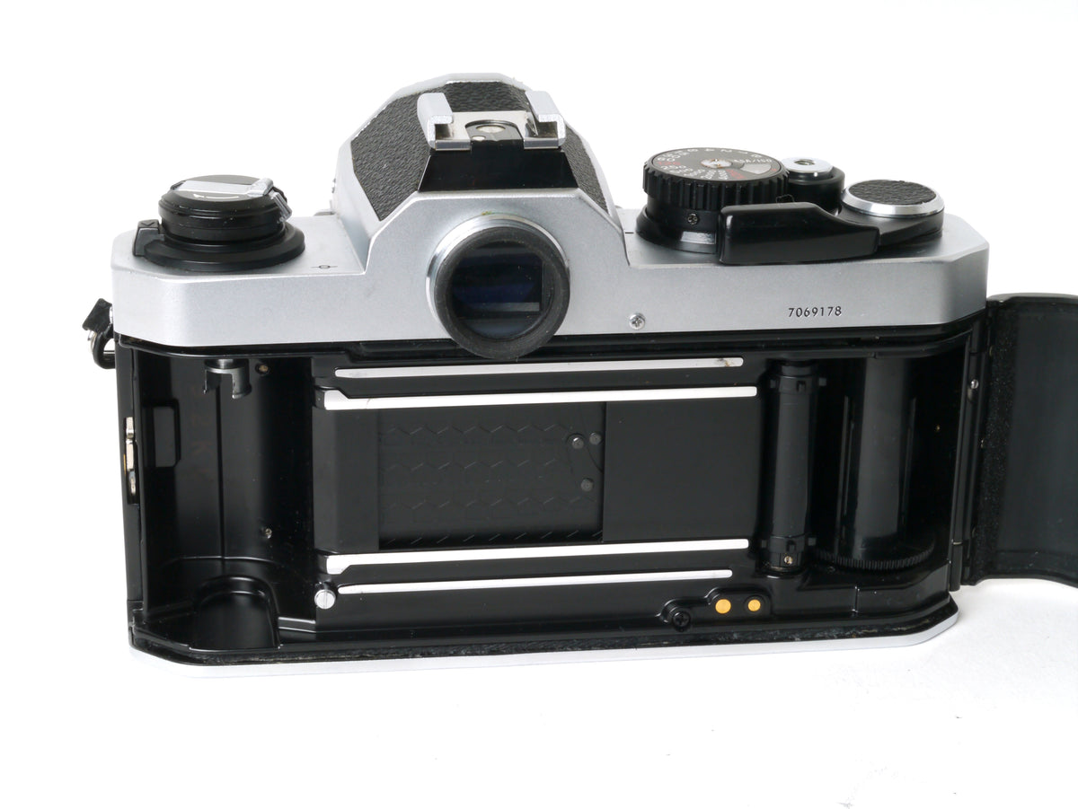 Nikon FM2 Gehäuse silber– Gut