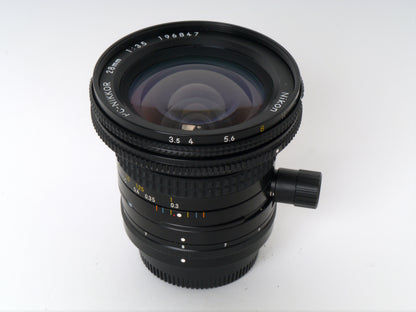 Nikon PC-Nikkor 3,5/28mm Shift-Objektiv – Neuwertig