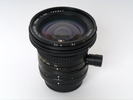 Nikon PC-Nikkor 3,5/28mm Shift-Objektiv – Neuwertig