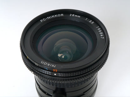 Nikon PC-Nikkor 3,5/28mm Shift-Objektiv – Neuwertig