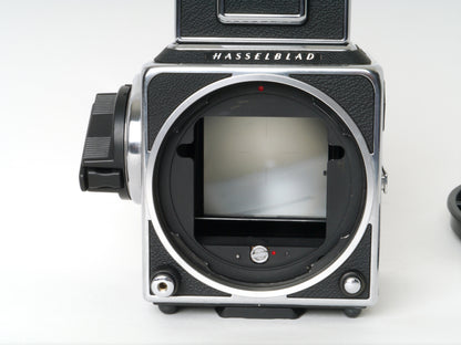 Hasselblad 503CW Gehäuse, Silber, mit Lichtschacht und A12 Magazin – Sehr gut