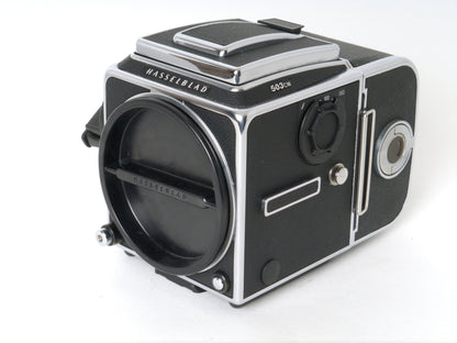 Hasselblad 503CW Gehäuse, Silber, mit Lichtschacht und A12 Magazin – Sehr gut