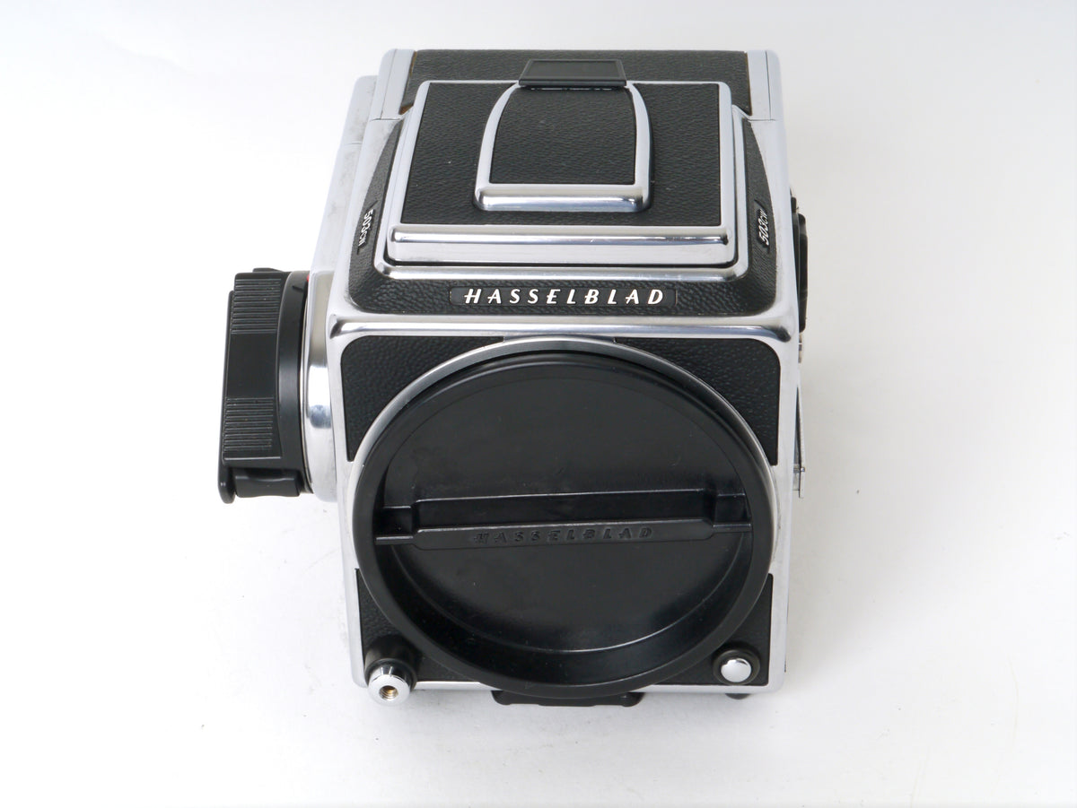 Hasselblad 503CW Gehäuse, Silber, mit Lichtschacht und A12 Magazin – Sehr gut