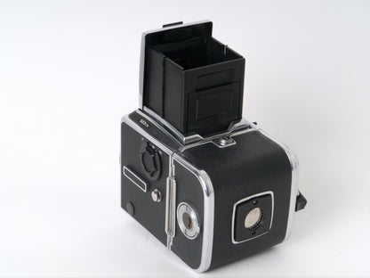 Hasselblad 503CW Gehäuse, Silber, mit Lichtschacht und A12 Magazin – Sehr gut