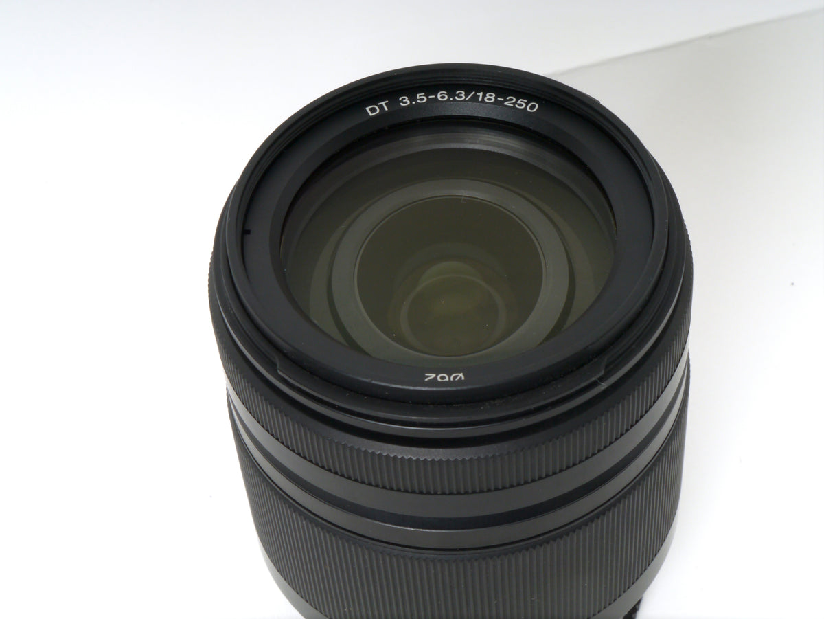 Sony DT 3,5-6,3/18-250mm Objektiv – Gut