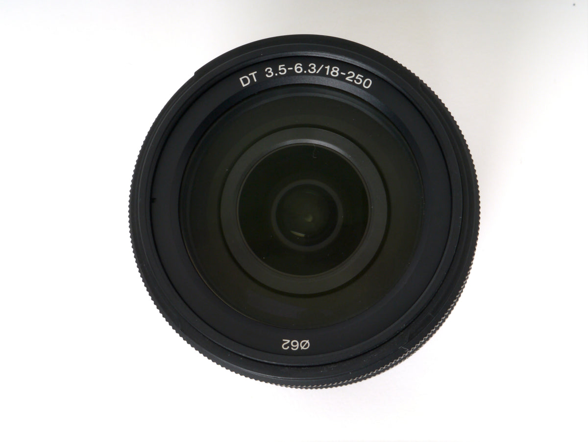 Sony DT 3,5-6,3/18-250mm Objektiv – Gut