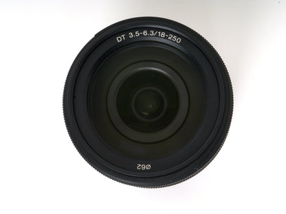 Sony DT 3,5-6,3/18-250mm Objektiv – Gut