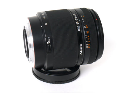 Sony DT 3,5-6,3/18-250mm Objektiv – Gut