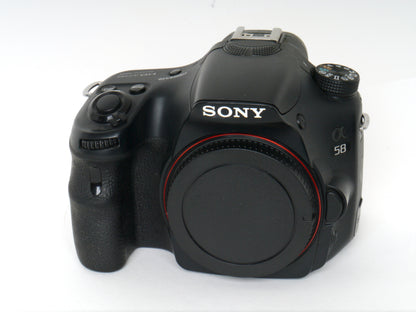 Sony Alpha SLT-A58 Gehäuse – Gut
