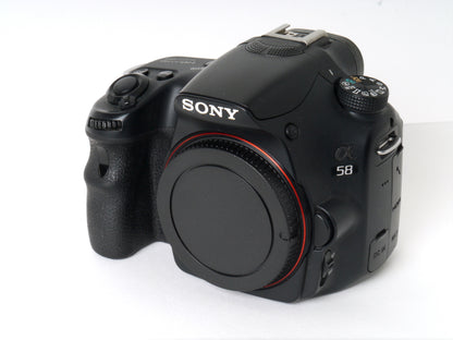 Sony Alpha SLT-A58 Gehäuse – Gut