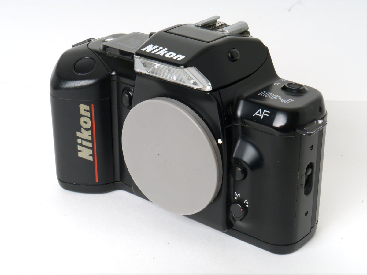 Nikon F-401 Gehäuse mit Sigma Flash 280 NA Blitzgerät – Sehr gut