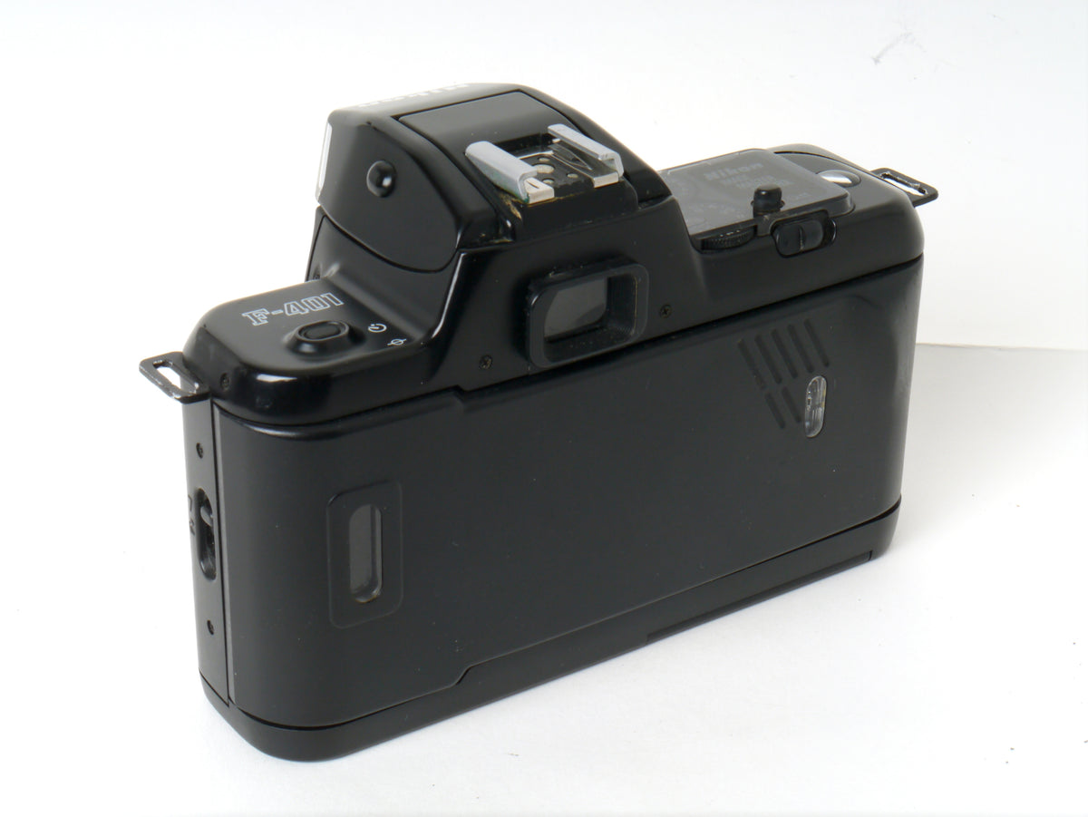 Nikon F-401 Gehäuse mit Sigma Flash 280 NA Blitzgerät – Sehr gut