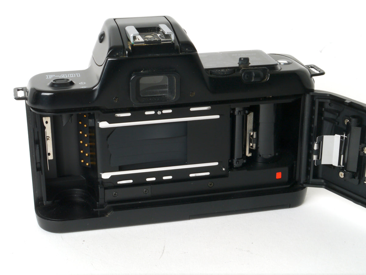 Nikon F-401 Gehäuse mit Sigma Flash 280 NA Blitzgerät – Sehr gut